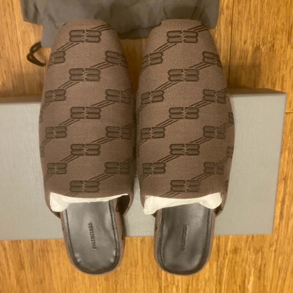 BNIB Balenciaga Logo Slides